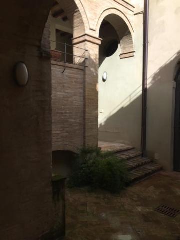 Antica Foligno 1600 Magic Apartment ภายนอก รูปภาพ